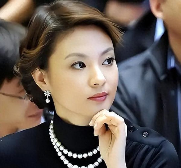 释永信事件激勉山地风云，刘芳菲低调复兴，网友却被惊动！