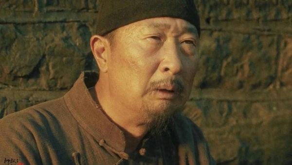 奴婢侯耀体裁艺！35岁起演艺，这位仁爱的明星子弟再次被杨幂推火